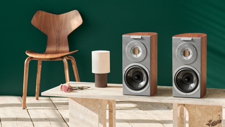 R 1 AR Audiovector 01 308