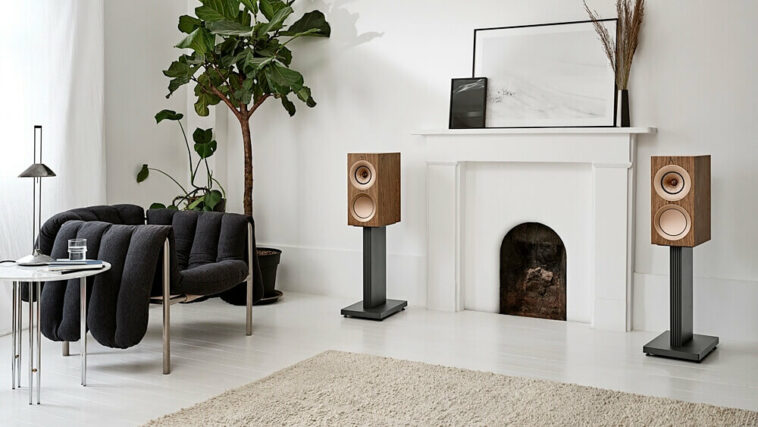 R Series lifestyle R3Meta Walnut S3 SlateGrey