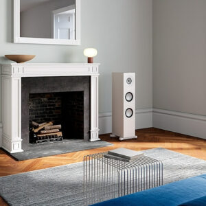 KEF Q7 Meta lifestyle image